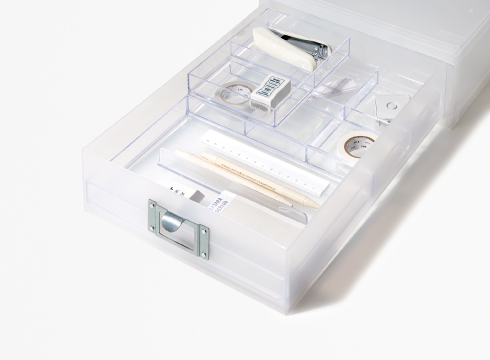 小物収納　Accessory Storage