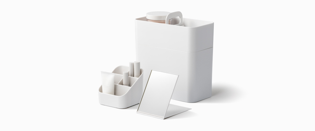 「持ち運びができるメイクボックス_Cosmetic caddy」の発売を開始いたしました。